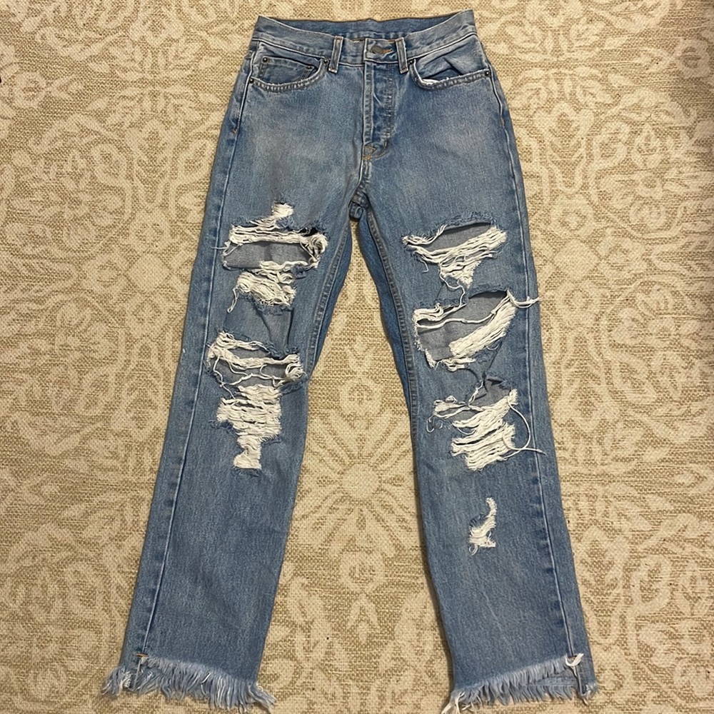CARMAR DENIM size 25 ripped jeans